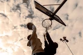 纽约洋基队在九十年代初期的引援策略转向，开始注重防守和上垒率