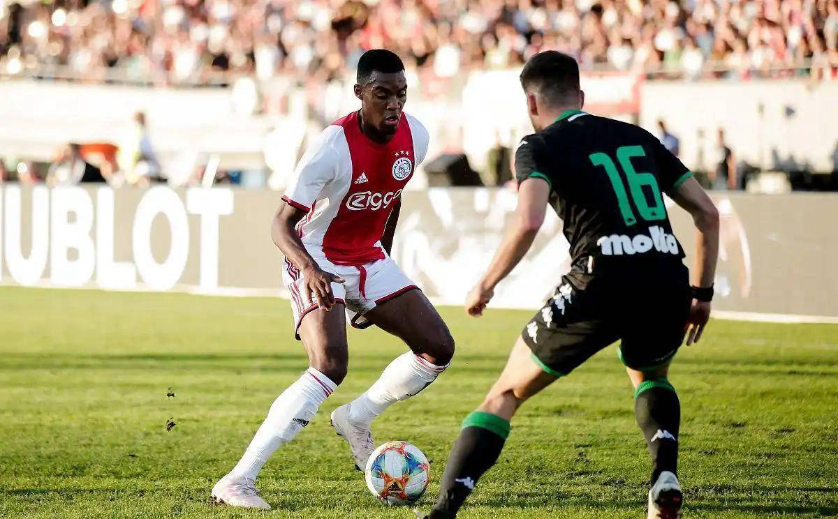 他所穿的球 他所穿的球