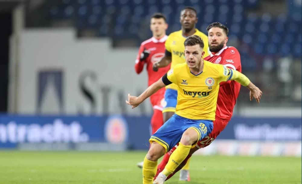 联赛中发挥 联赛中发挥