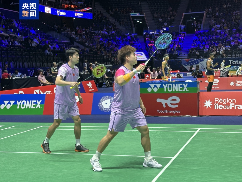 使他保持在 使他保持在